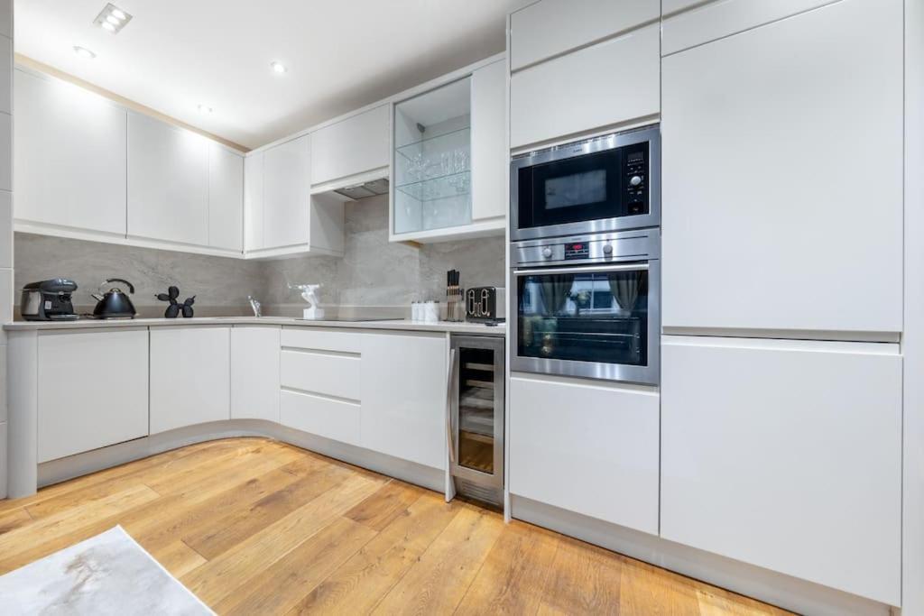 2 Bed / 2 Bath Versace Apartment In Knightsbridge Londyn Zewnętrze zdjęcie