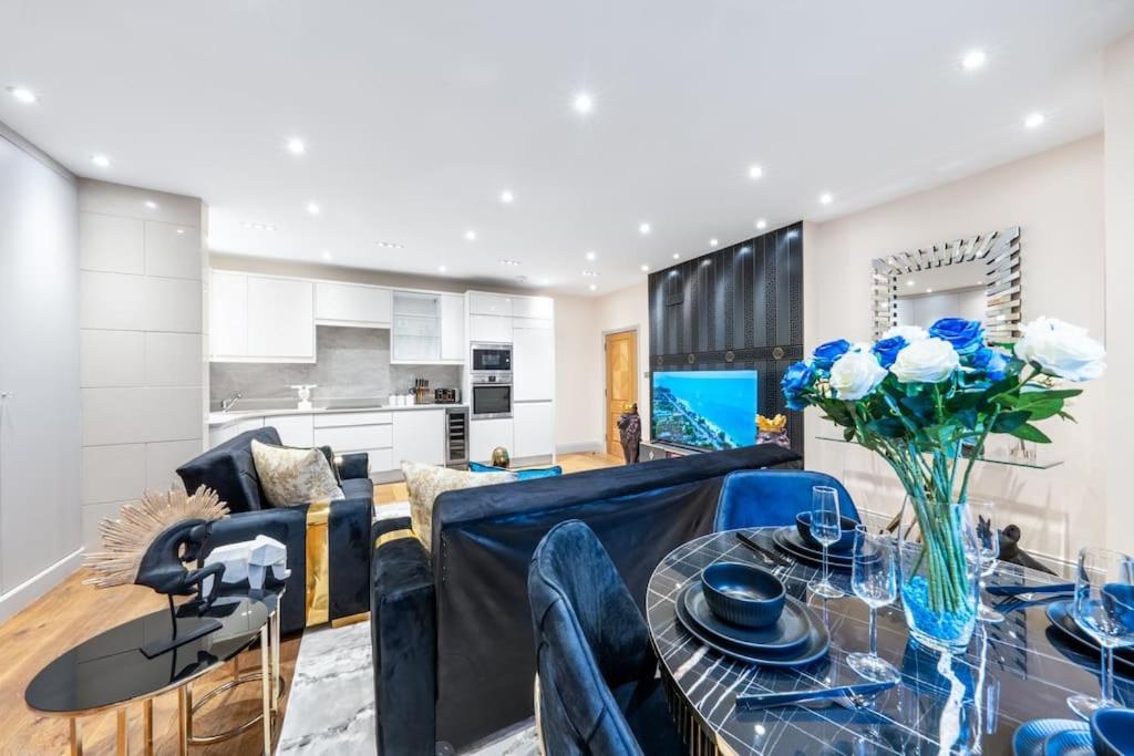 2 Bed / 2 Bath Versace Apartment In Knightsbridge Londyn Zewnętrze zdjęcie