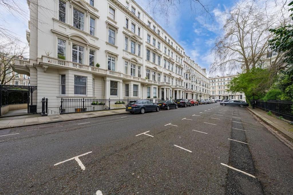 2 Bed / 2 Bath Versace Apartment In Knightsbridge Londyn Zewnętrze zdjęcie